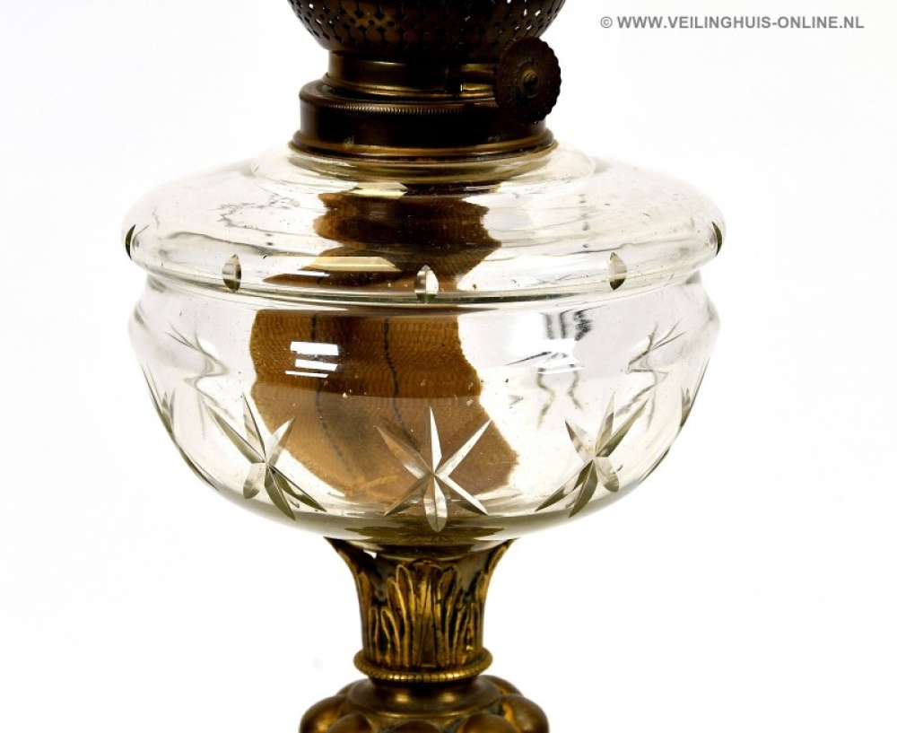 kaveldetails Antieke olielamp