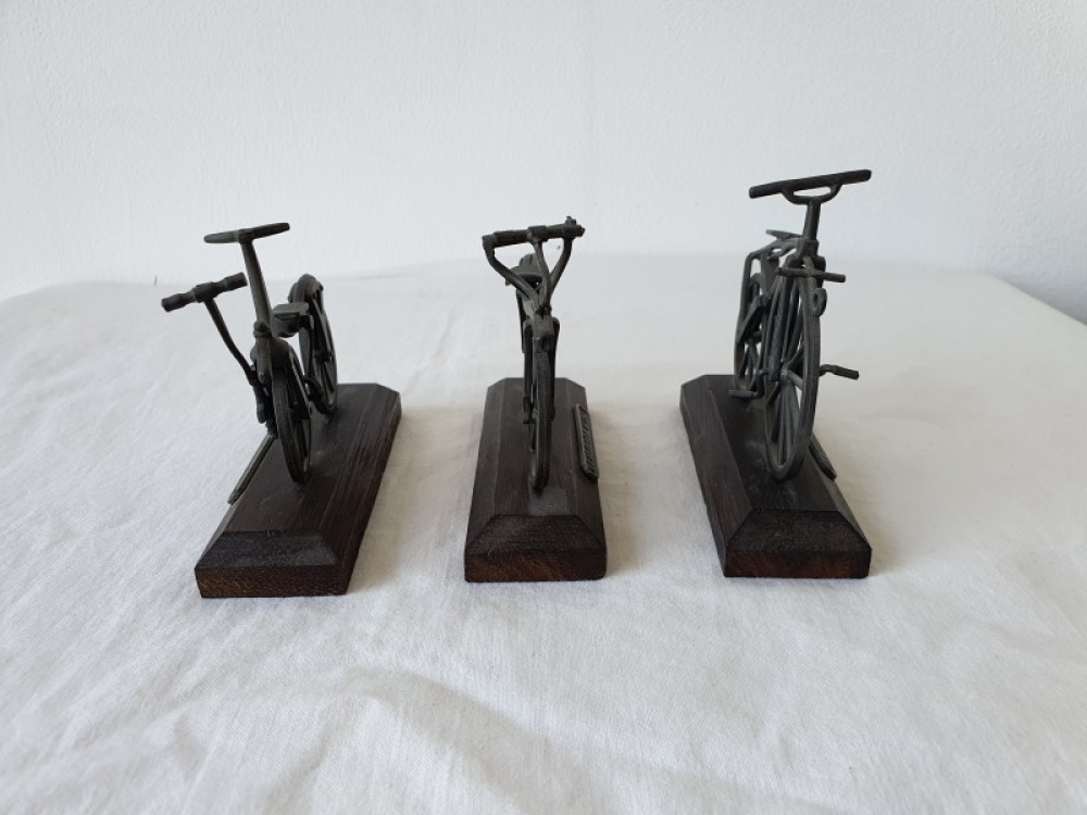 Dawa Vintage Metalen Fiets Ornamenten Desktop Ambachten Strijkwerk Fiets Beeldjes Fiets Miniatuur Woondecoratie Voor Kinderen Speelgoed Geschenken (Grijs