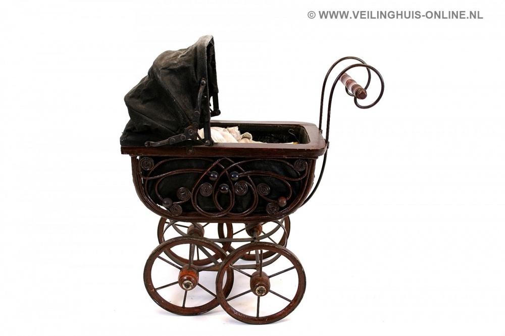beweging Geboorteplaats Onaangenaam Veilinghuis-Online - kavel-details Antieke poppenwagen