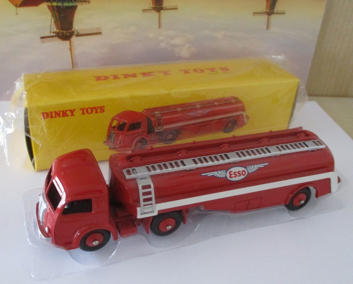 DINKY TOYS MECCANO tracteur Panhard citerne titan Esso 32C d'origine